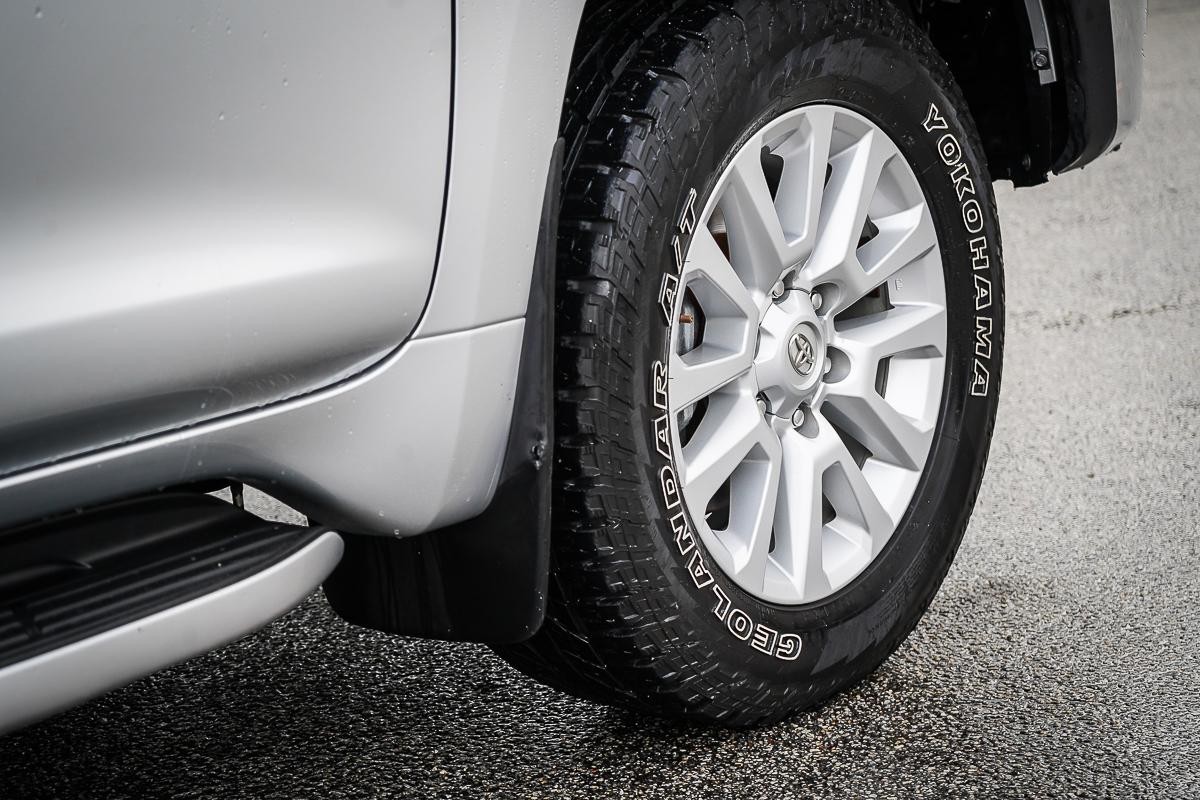Toyota Landcruiser Prado image 3