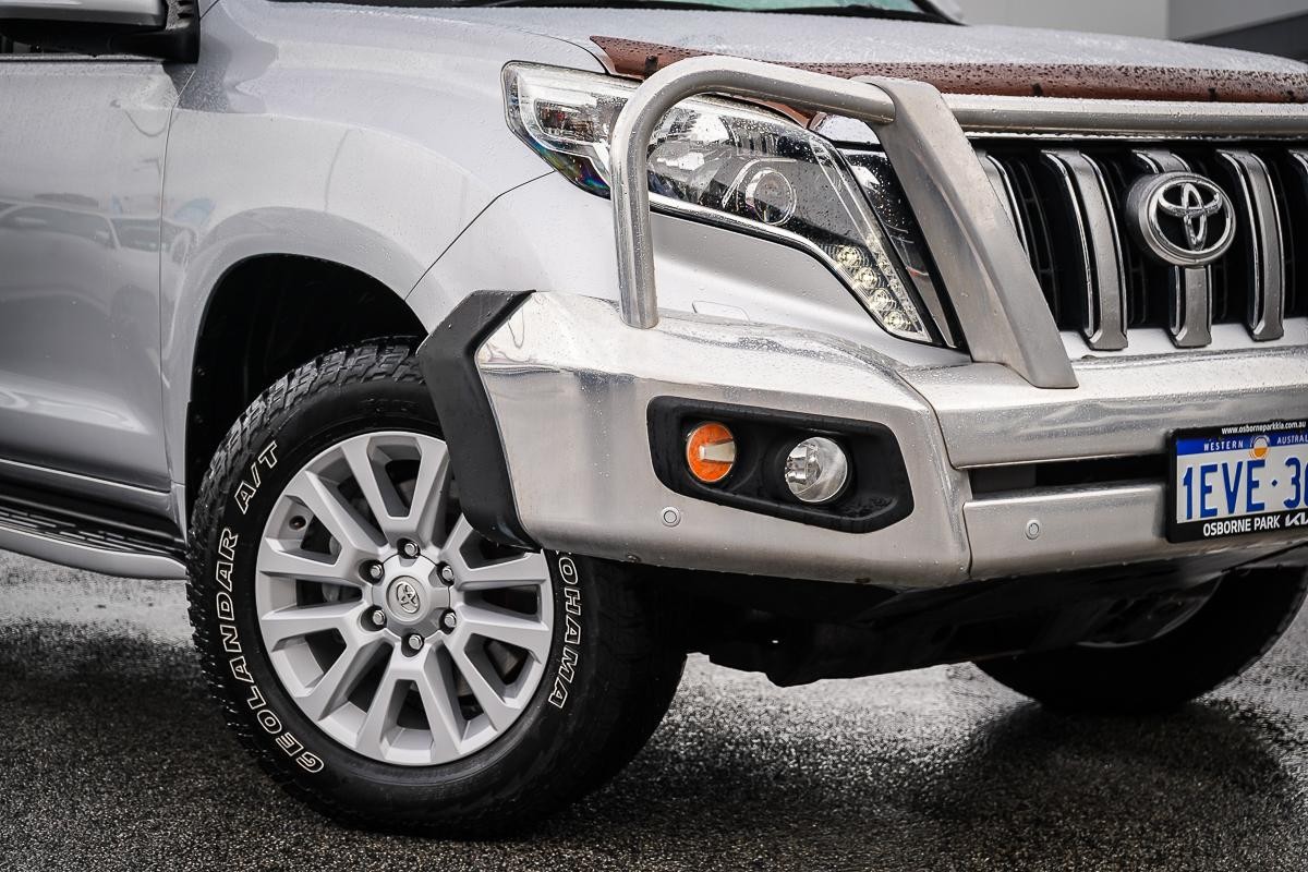 Toyota Landcruiser Prado image 2