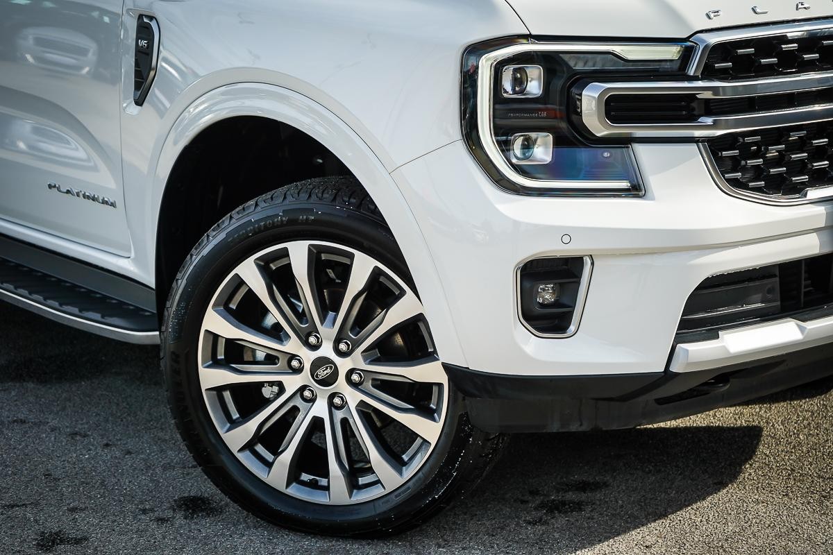 Ford Everest image 2