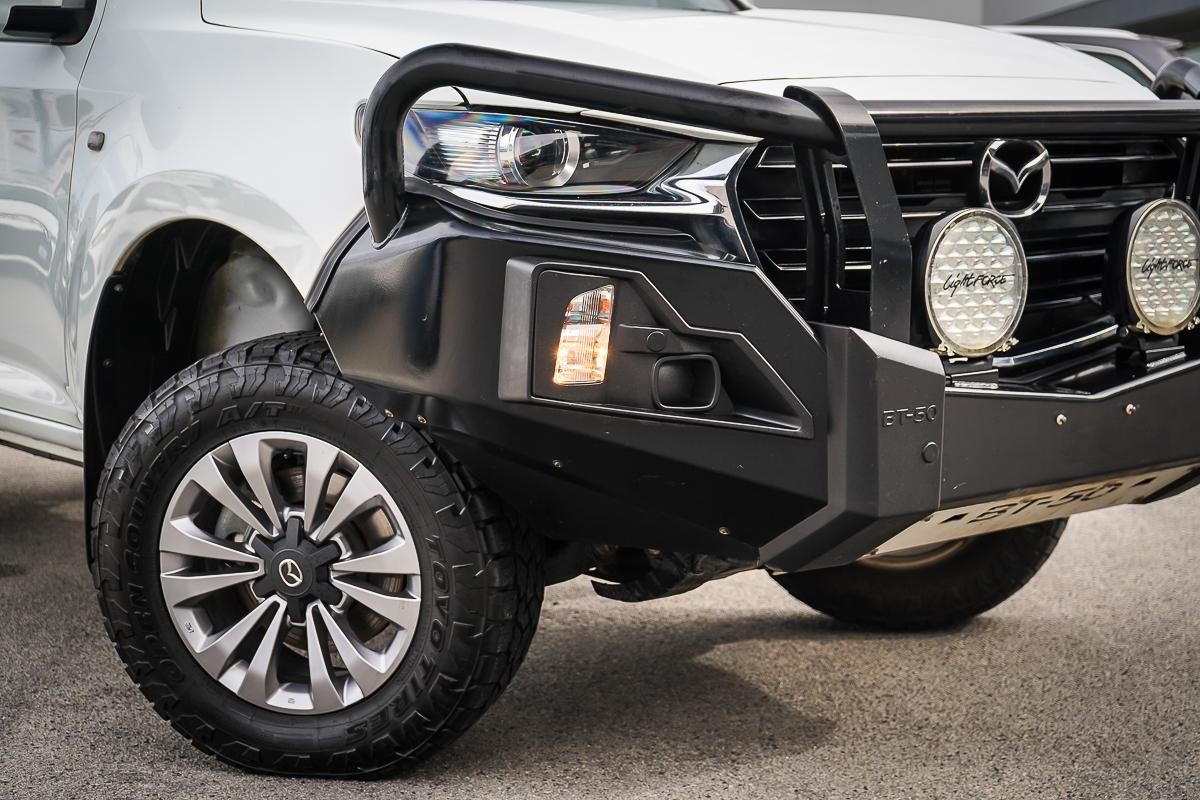 Mazda Bt-50 image 2