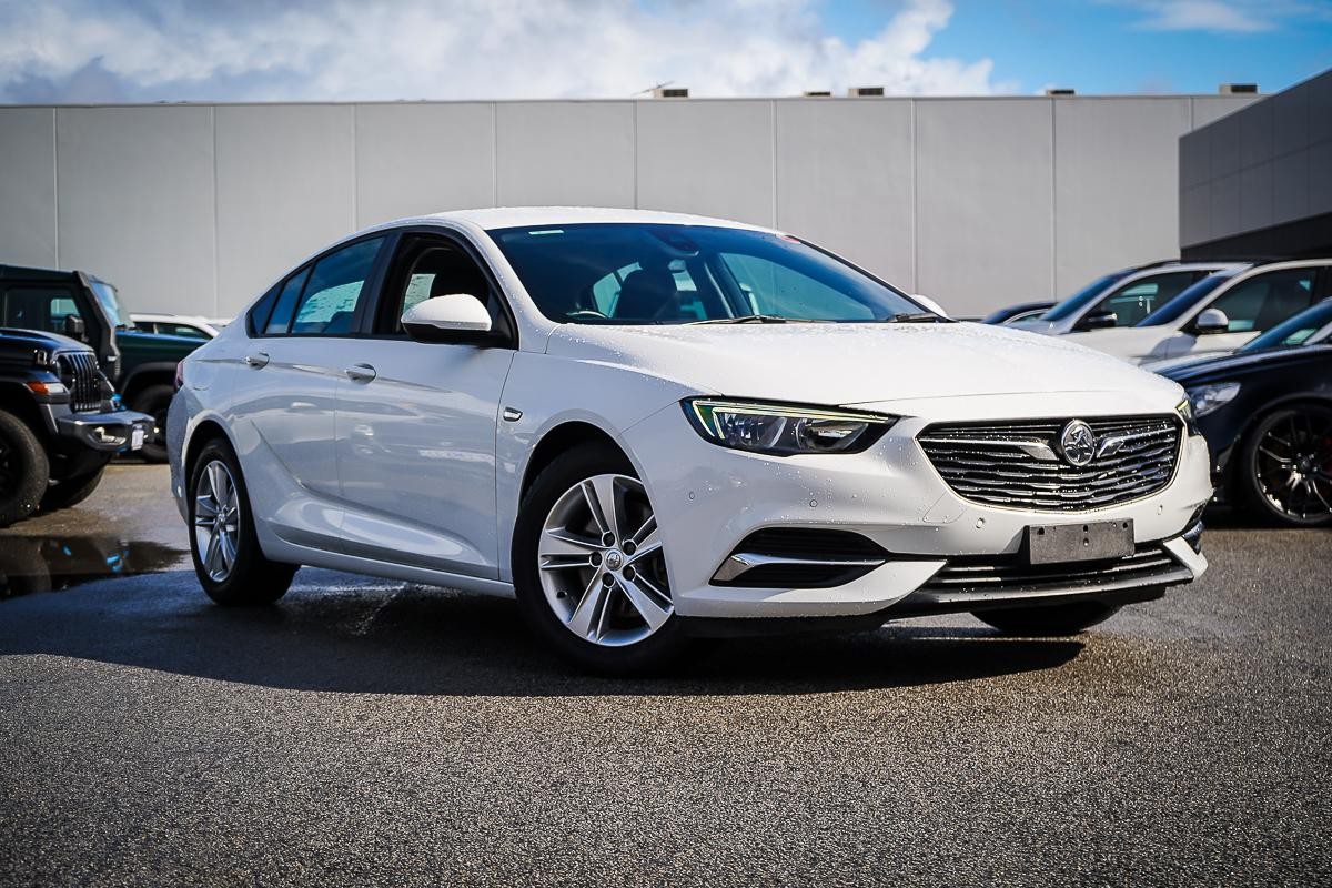 Holden Commodore image 1