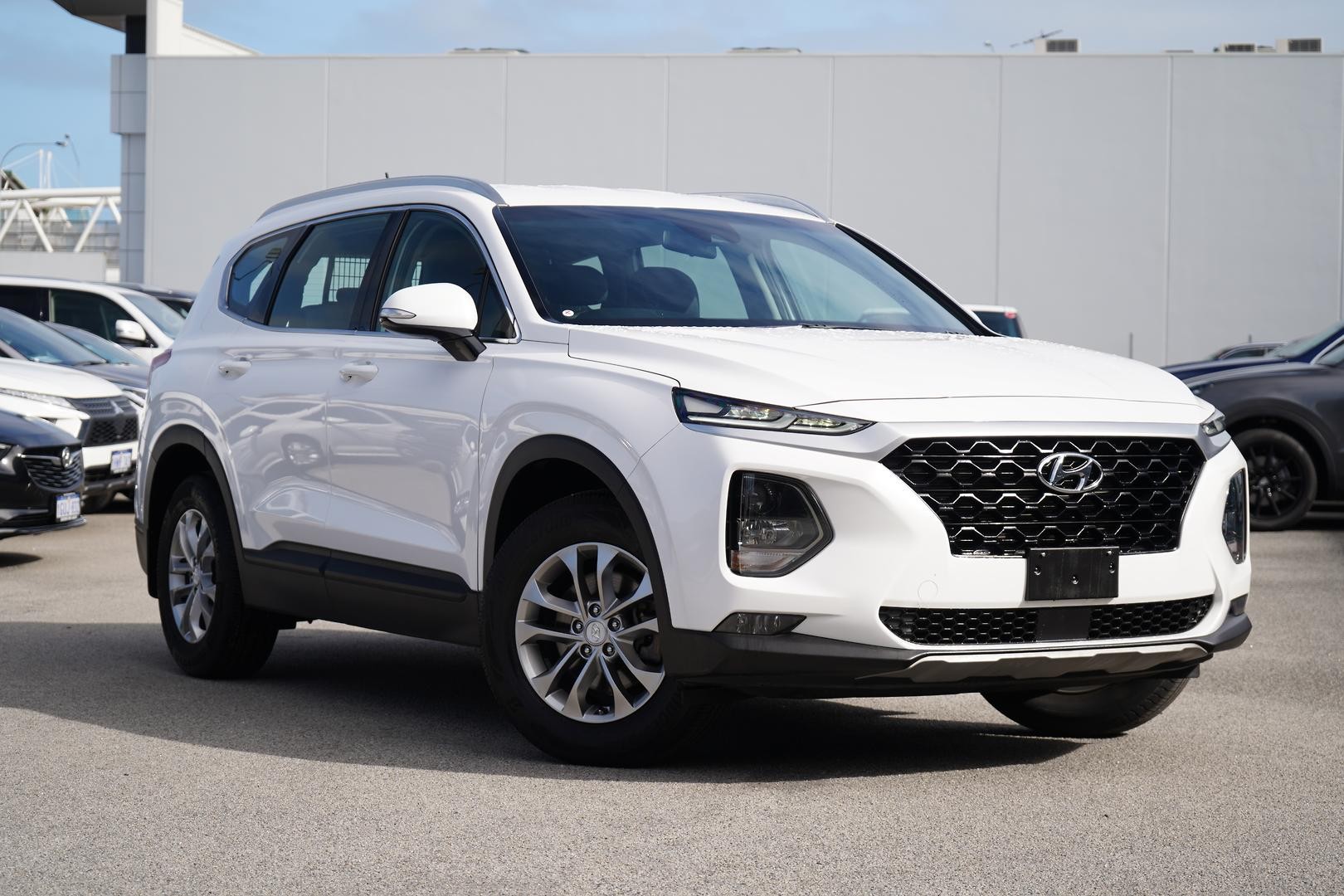 Hyundai Santa Fe image 1