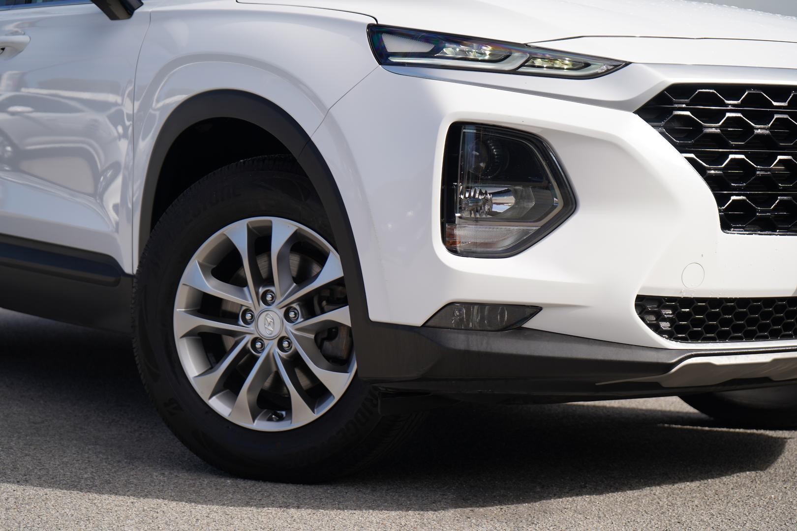 Hyundai Santa Fe image 2