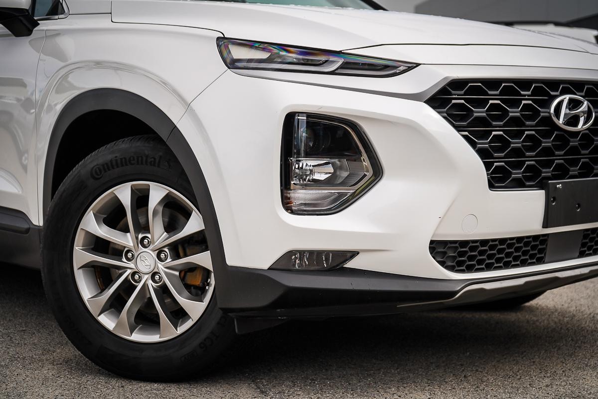 Hyundai Santa Fe image 2