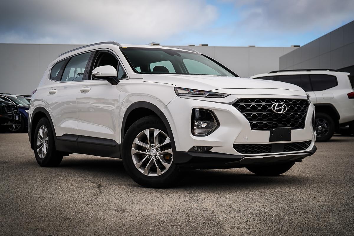 Hyundai Santa Fe image 1