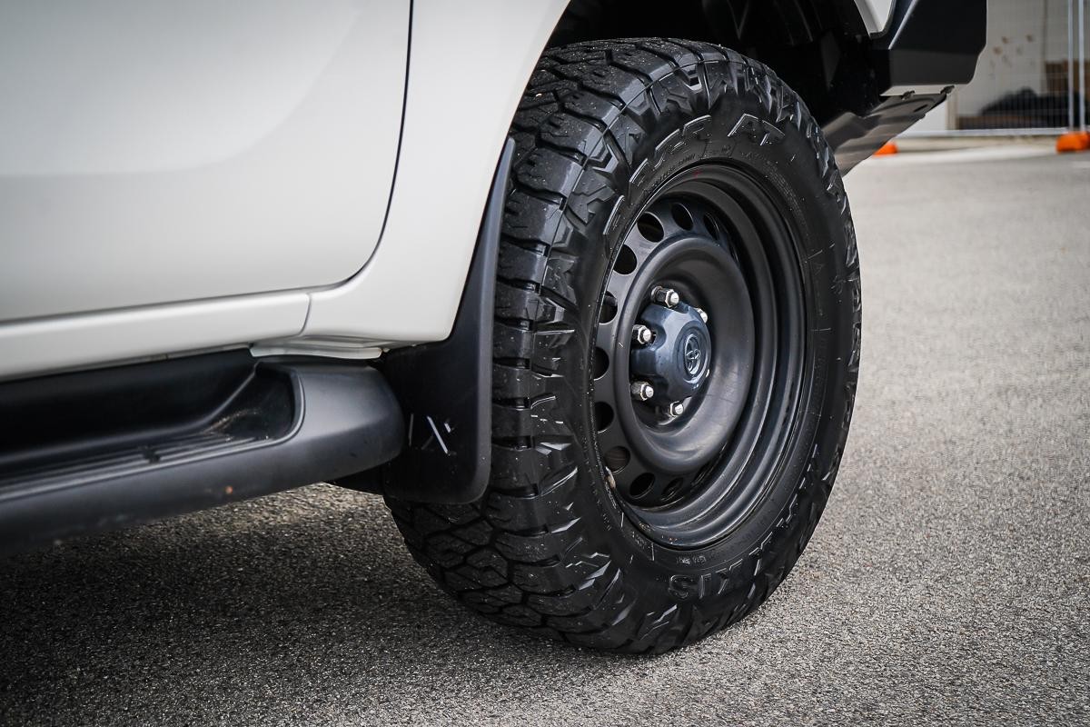 Toyota Hilux image 3