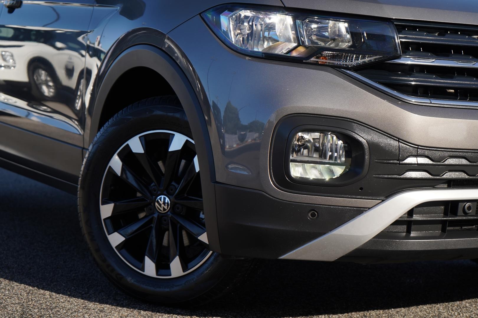 Volkswagen T-cross image 2