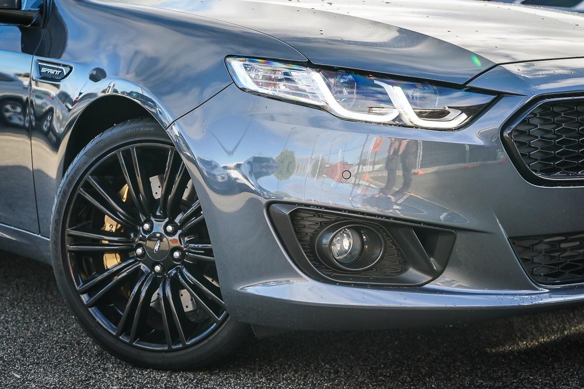 Ford Falcon image 2