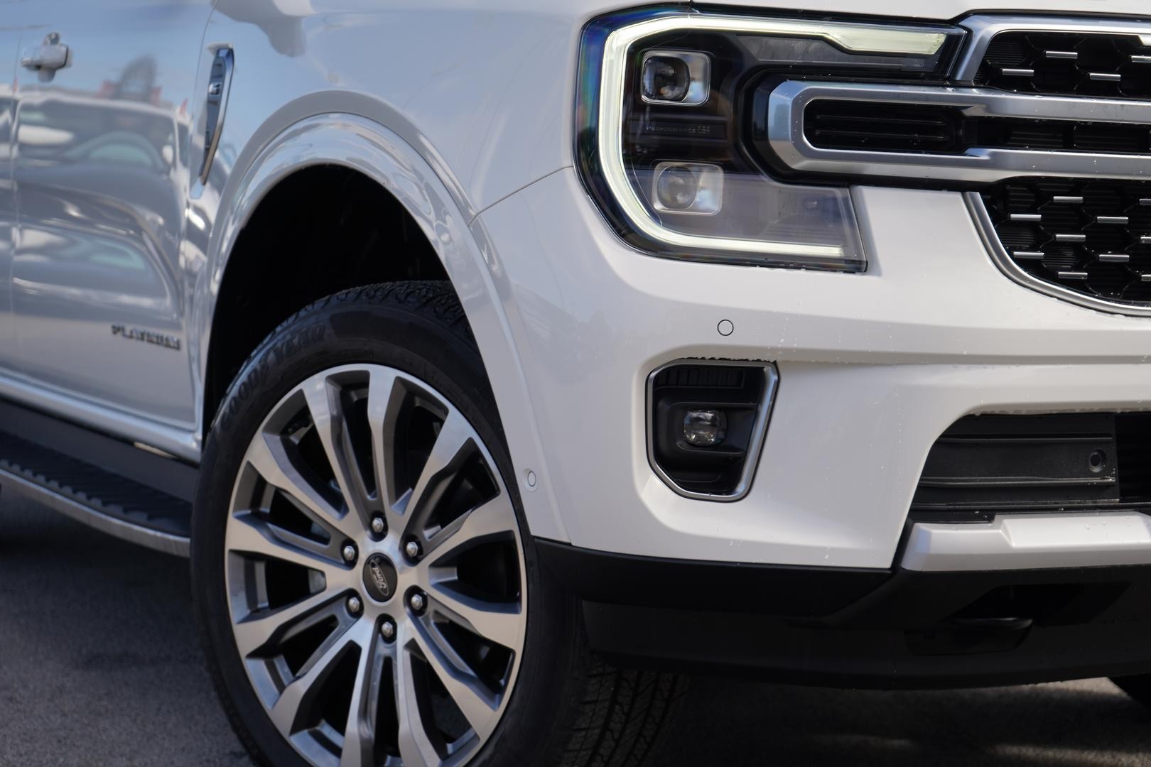 Ford Everest image 2