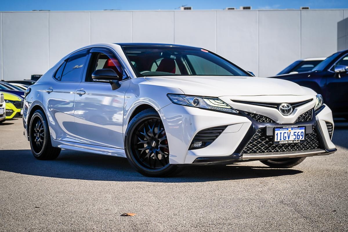 Toyota Camry image 1