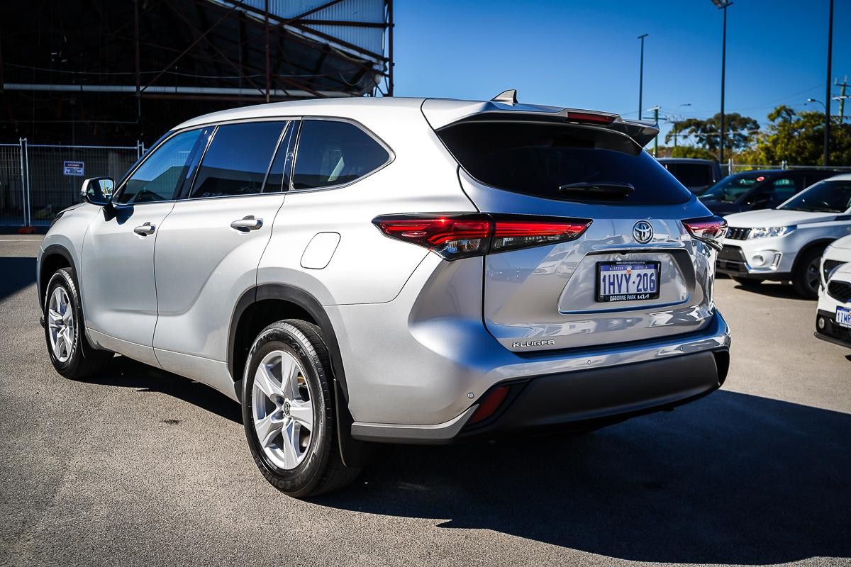 Toyota Kluger image 4