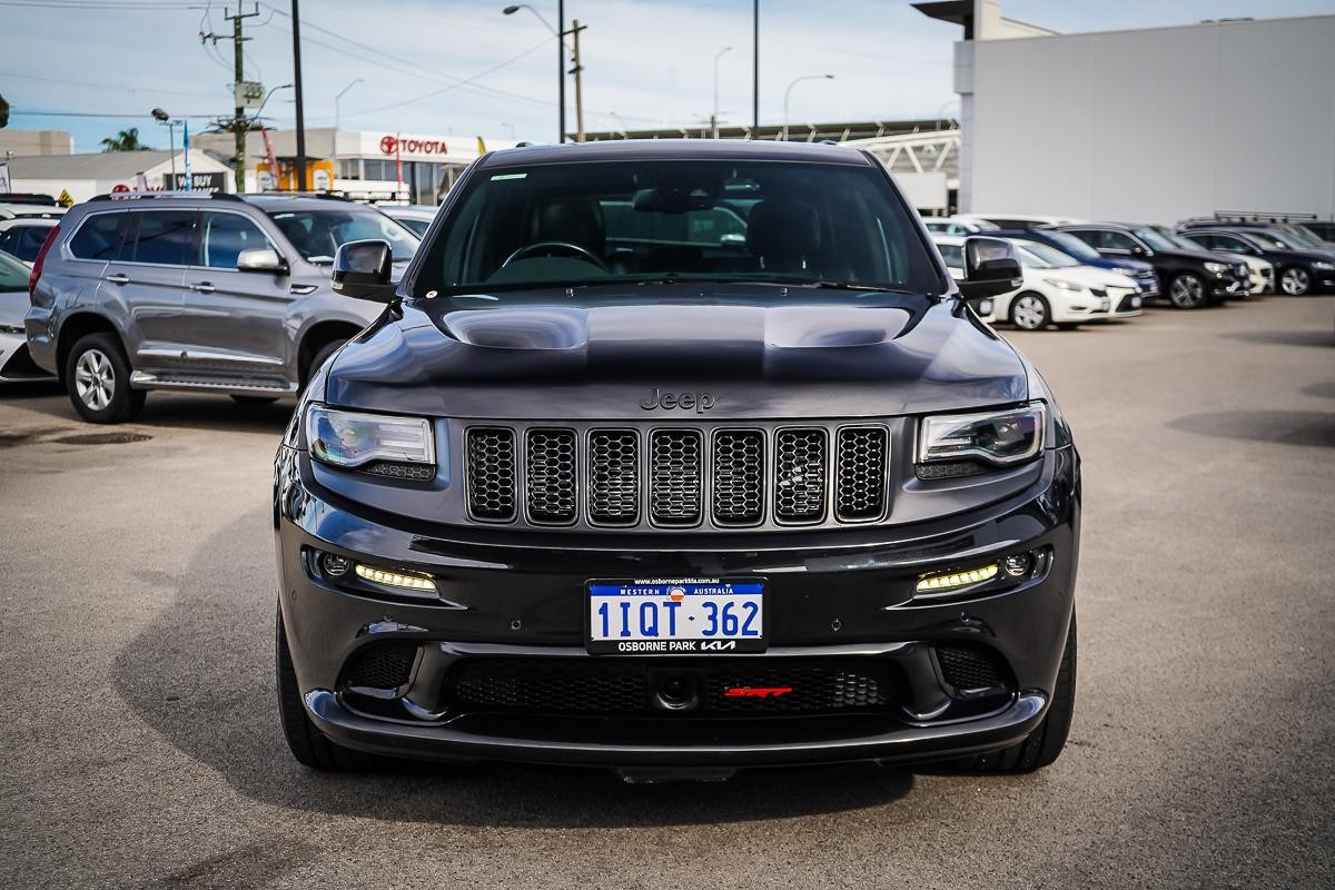 Jeep Grand Cherokee image 4