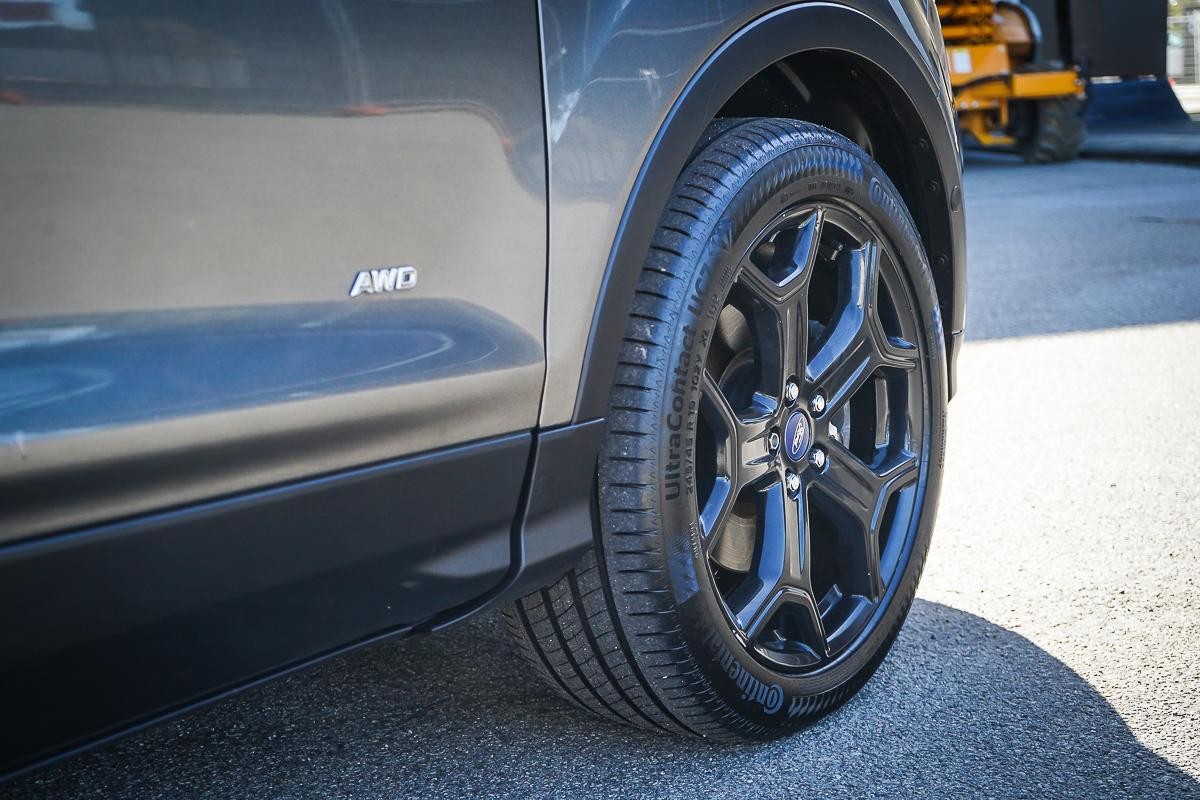 Ford Escape image 3