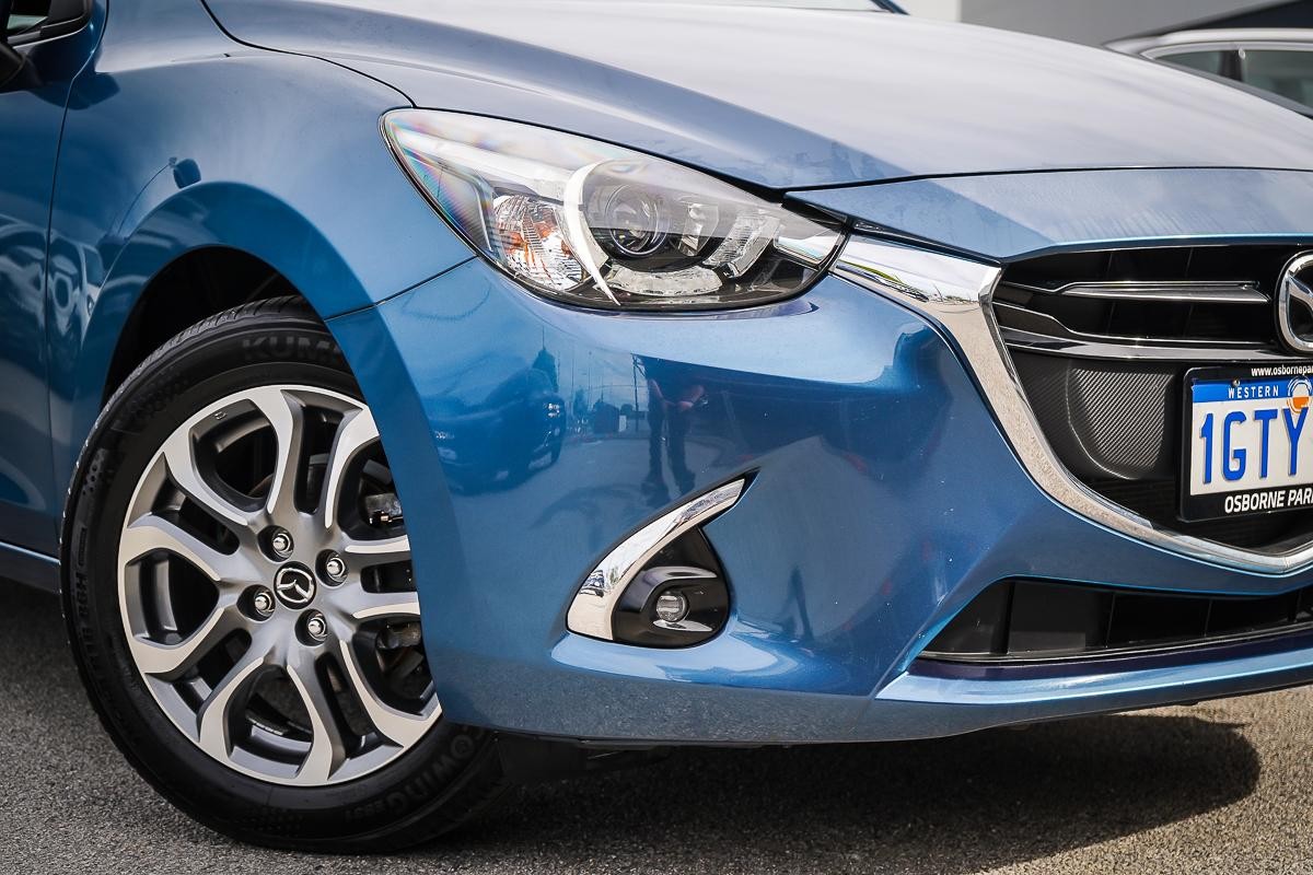 Mazda 2 image 2