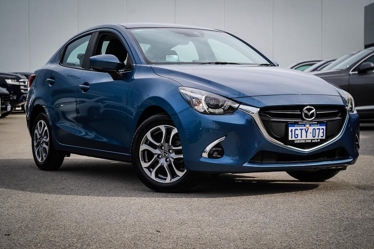 Mazda 2 image 1