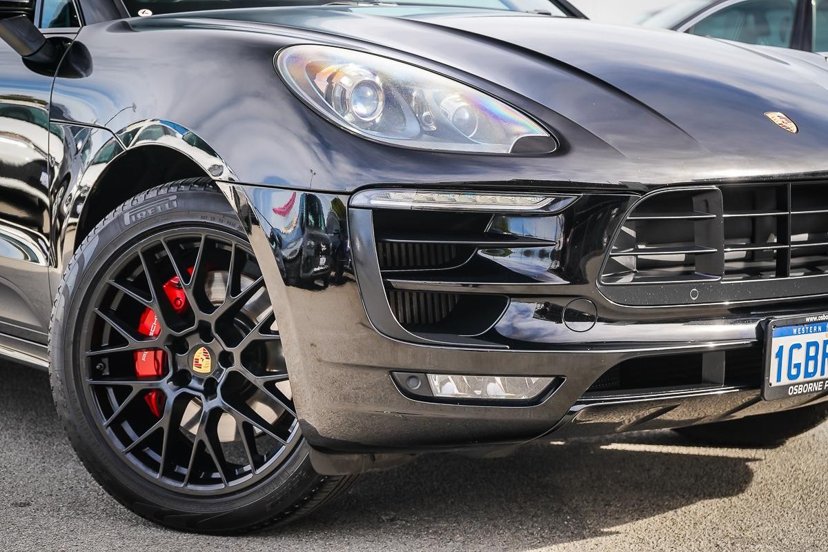 Porsche Macan image 2