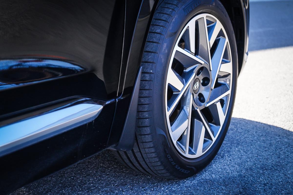 Hyundai Santa Fe image 3