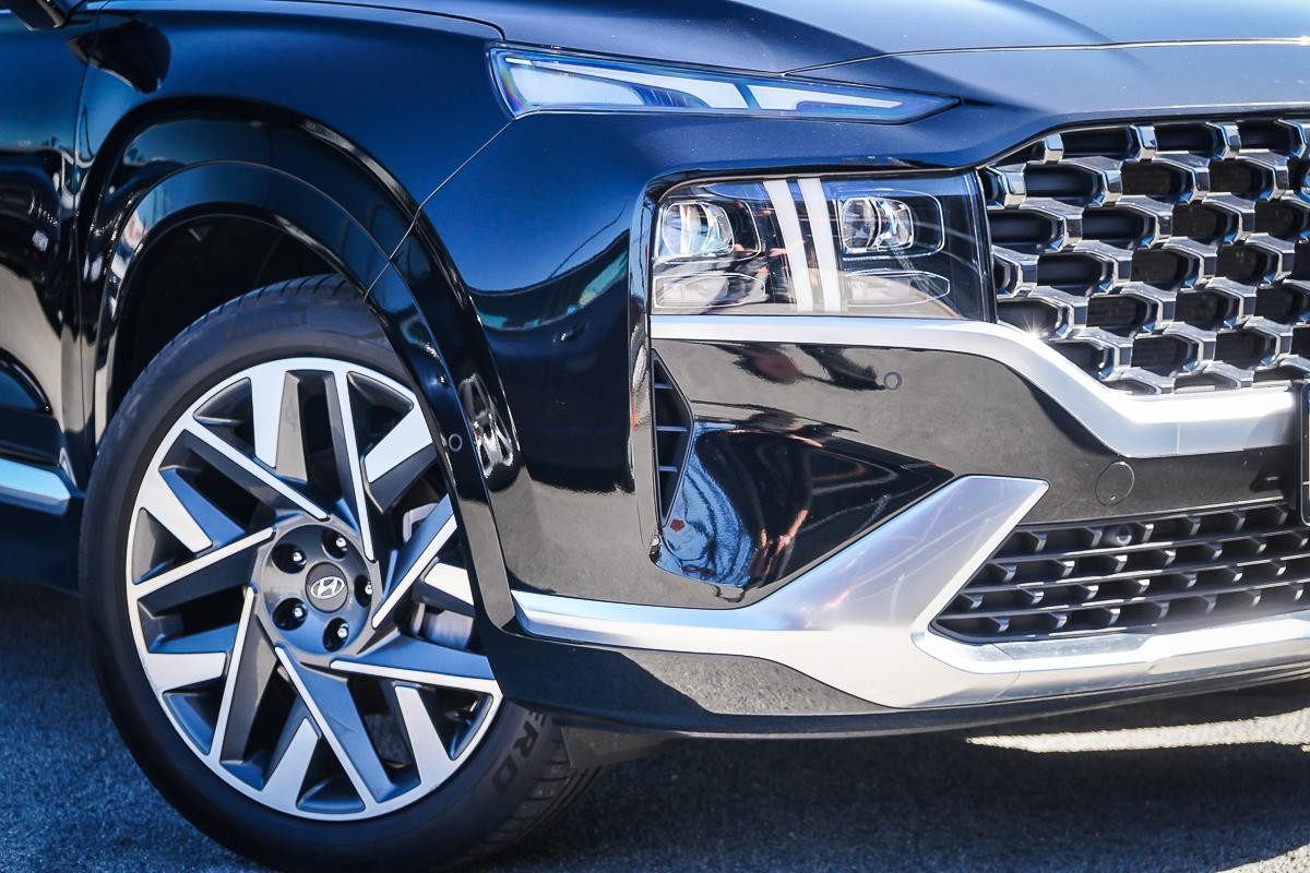 Hyundai Santa Fe image 2