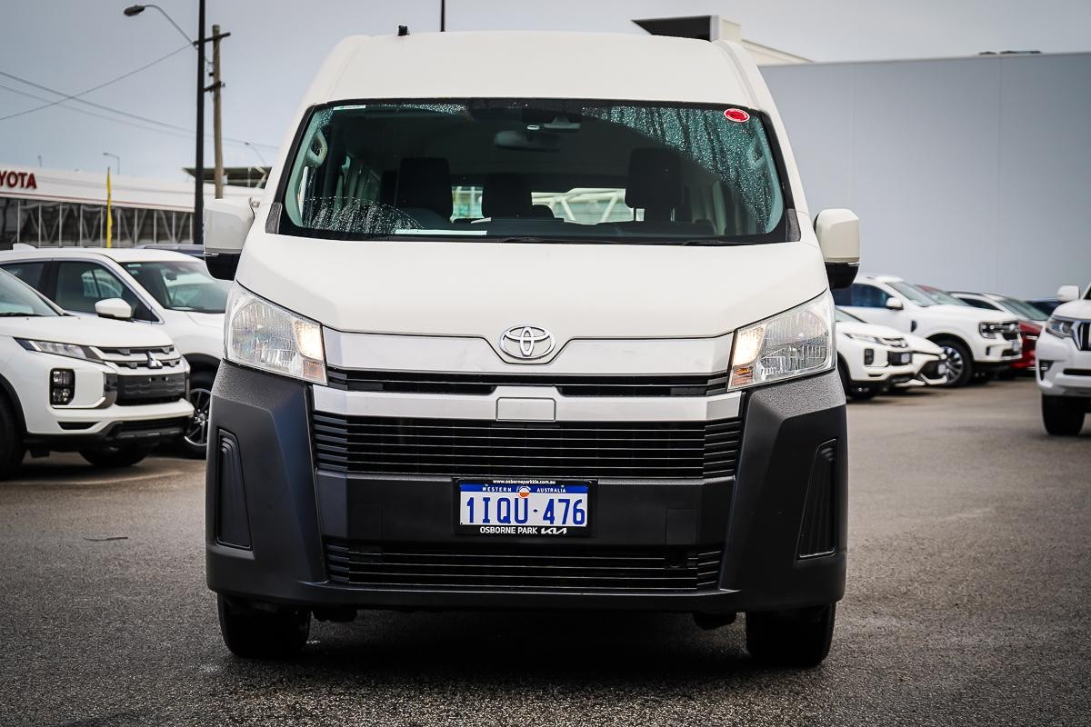 Toyota Hiace image 3
