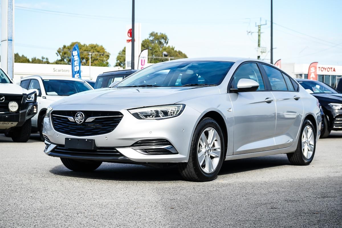 Holden Commodore image 4