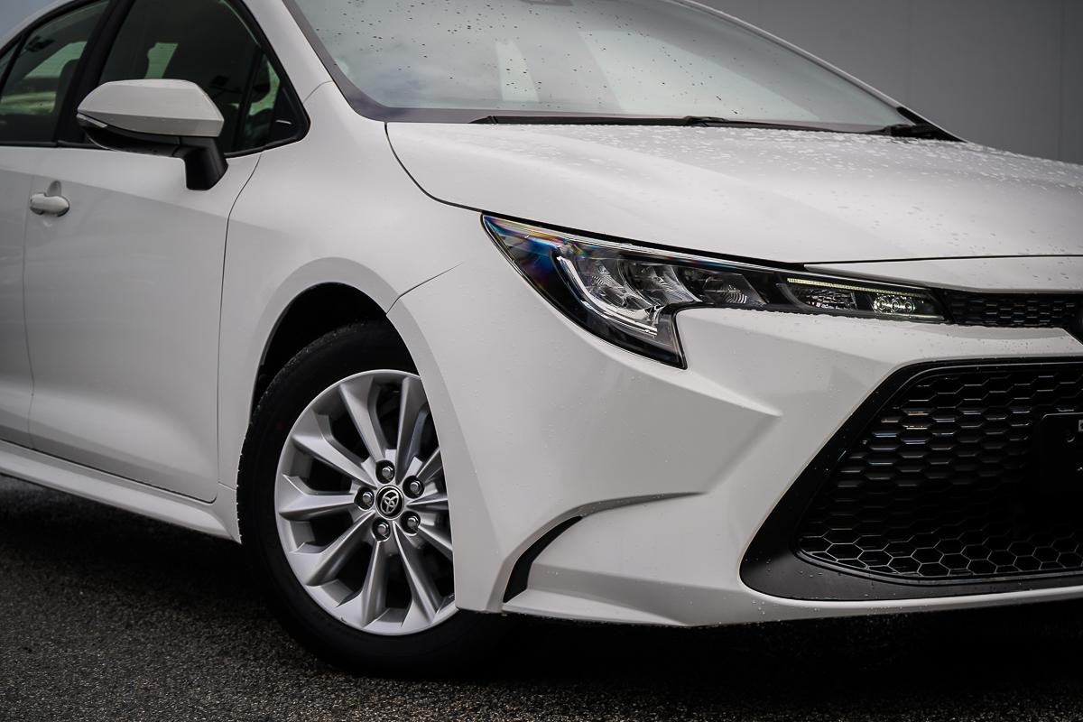 Toyota Corolla image 2