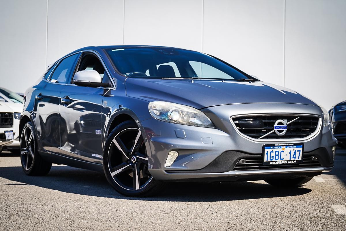 Volvo V40 image 1
