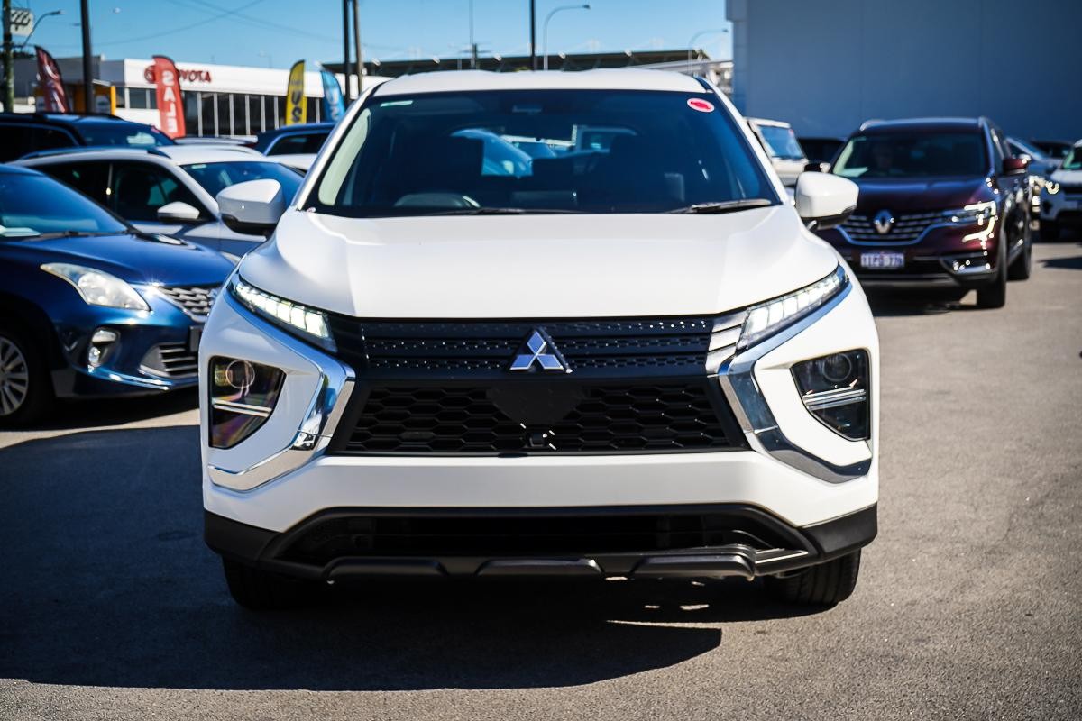 Mitsubishi Eclipse Cross image 4