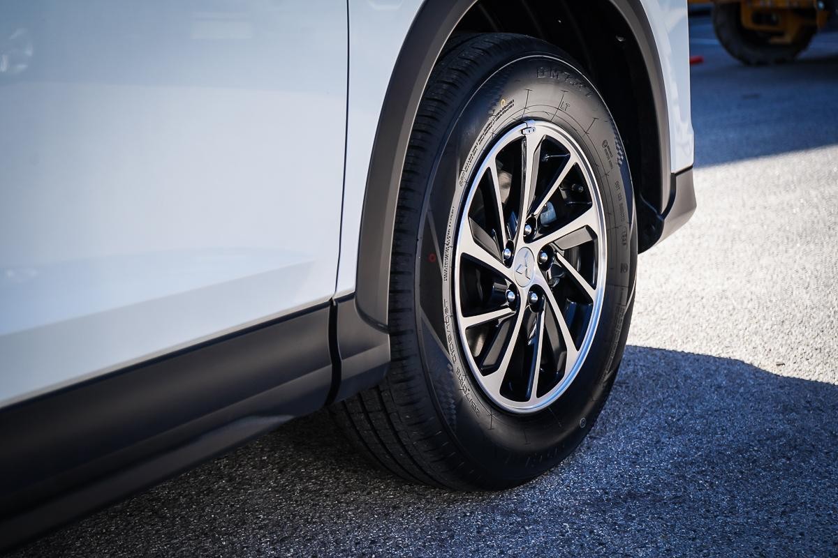Mitsubishi Eclipse Cross image 3