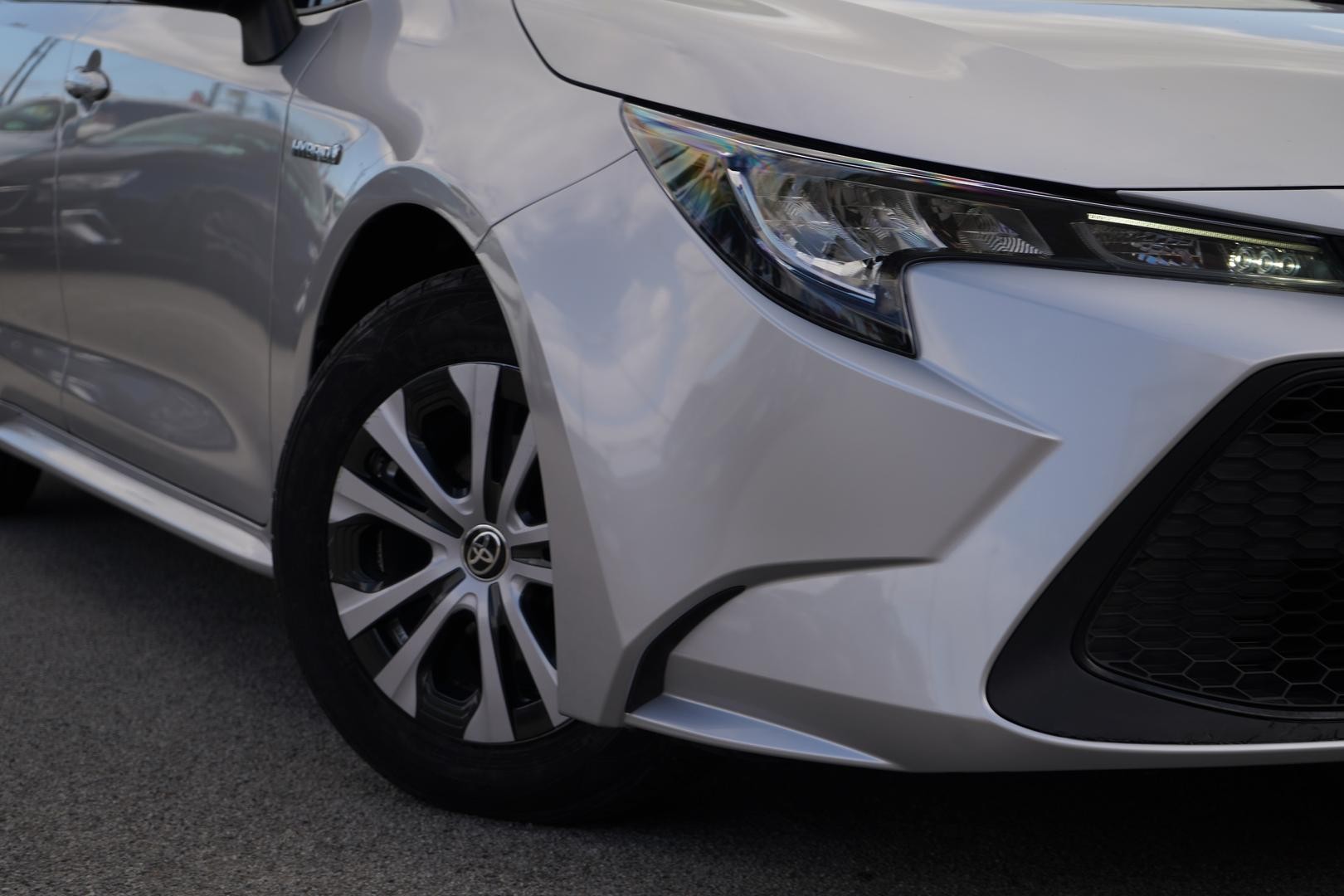 Toyota Corolla image 2