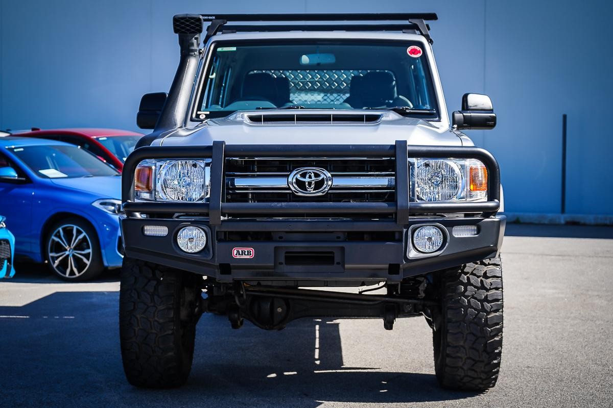 Toyota Landcruiser image 3