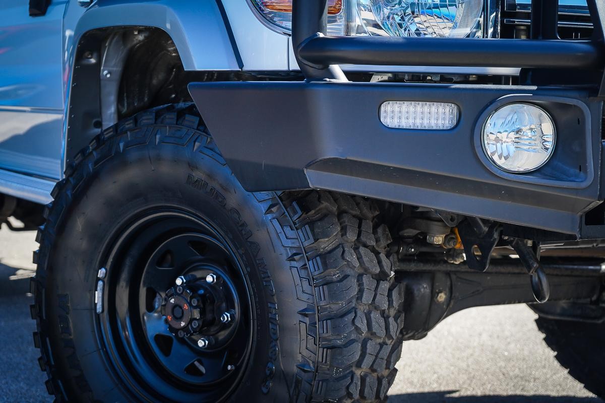 Toyota Landcruiser image 2