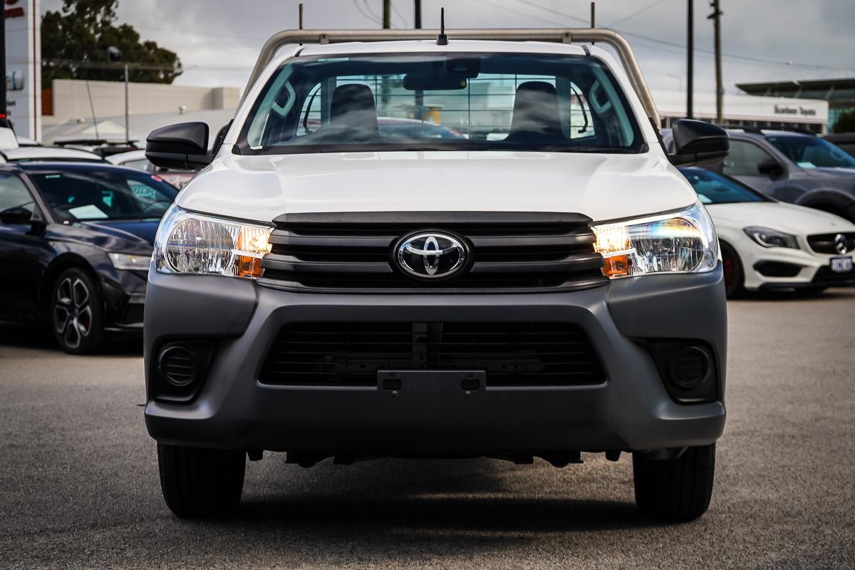 Toyota Hilux image 3