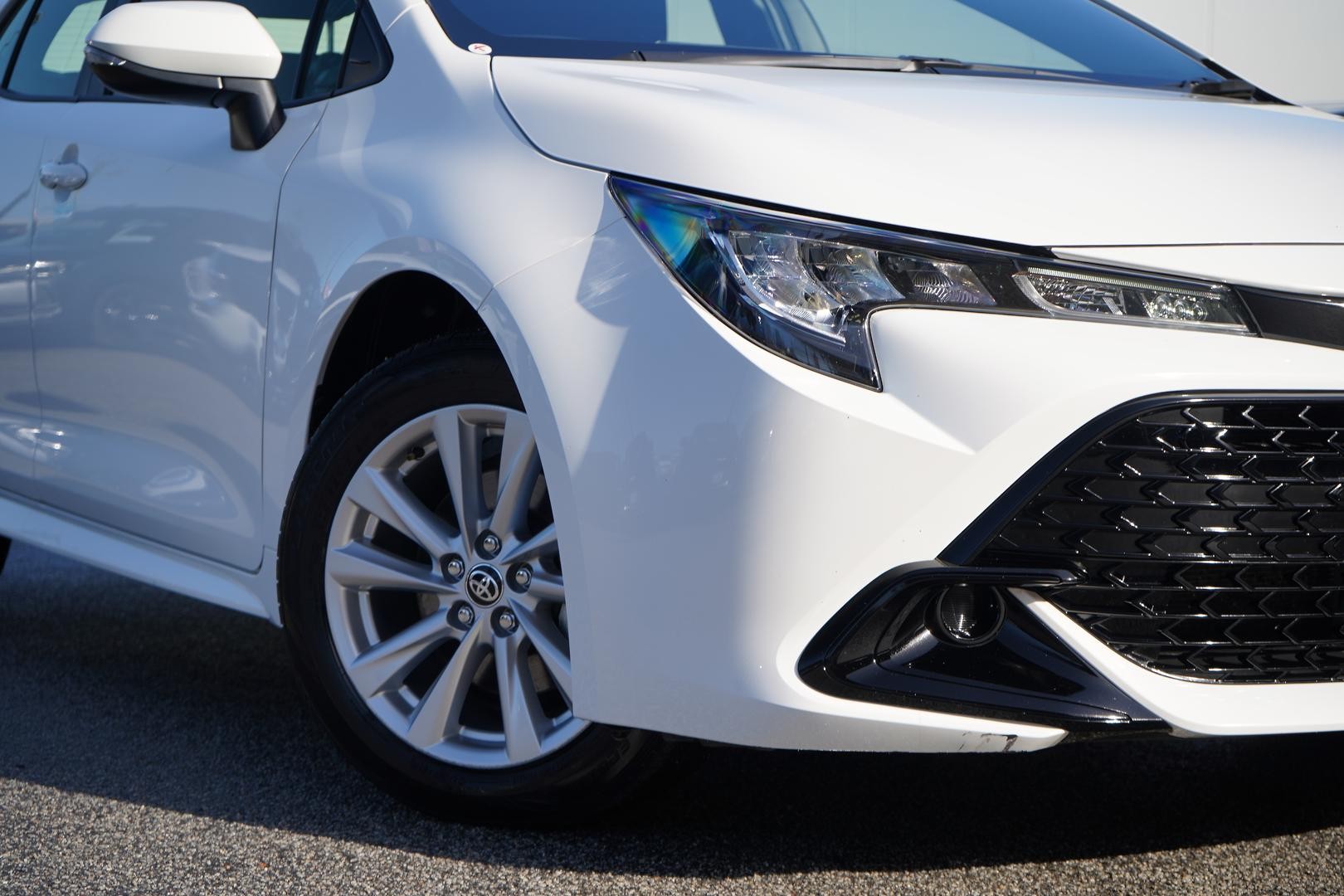 Toyota Corolla image 2