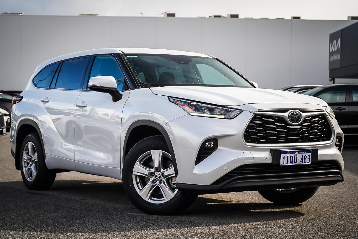 Toyota Kluger image 1
