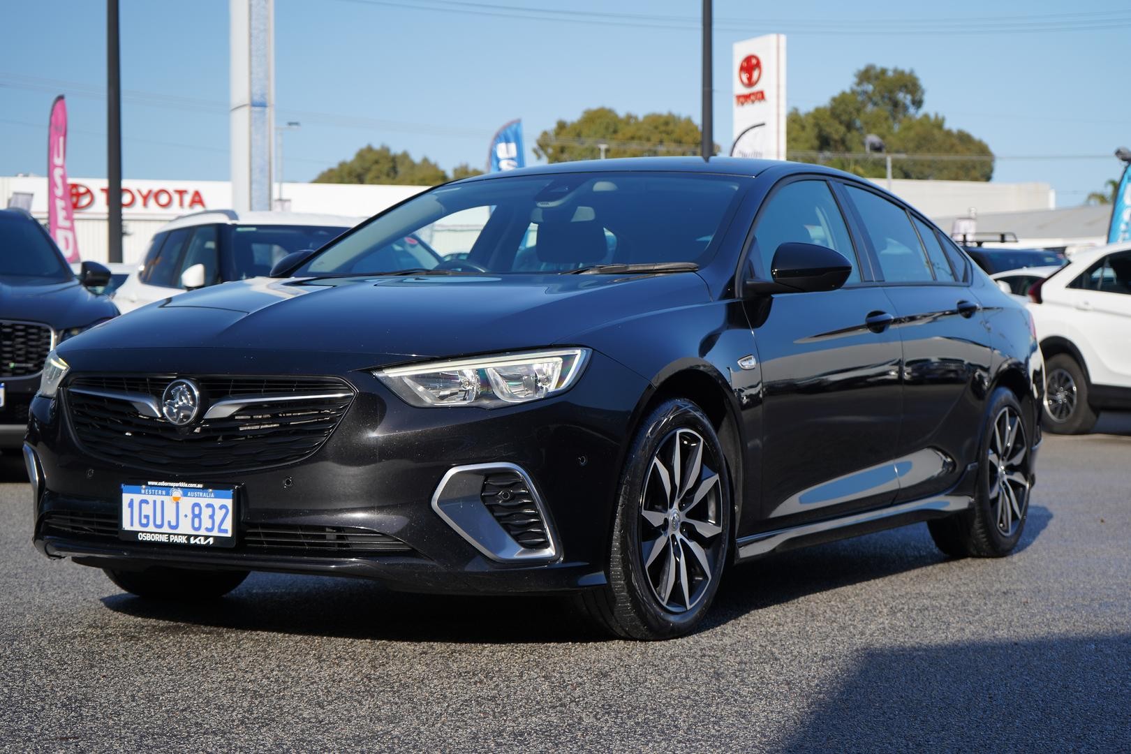 Holden Commodore image 4