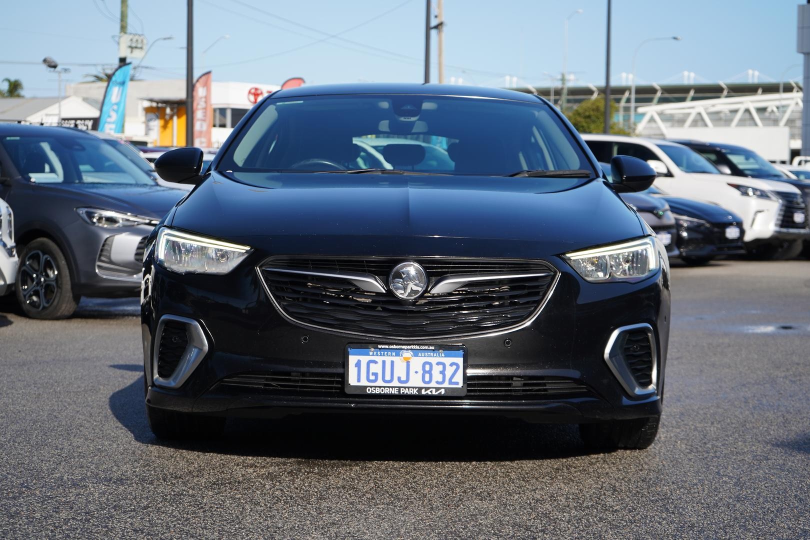 Holden Commodore image 3