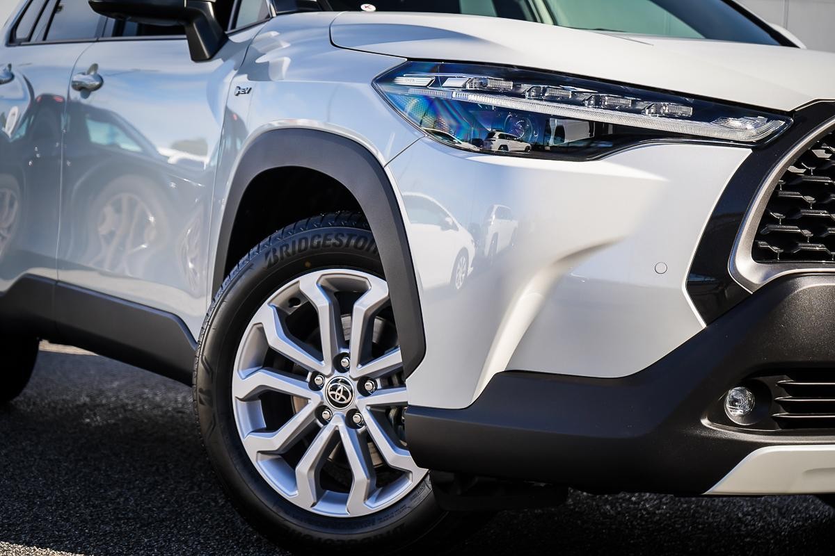 Toyota Corolla Cross image 2