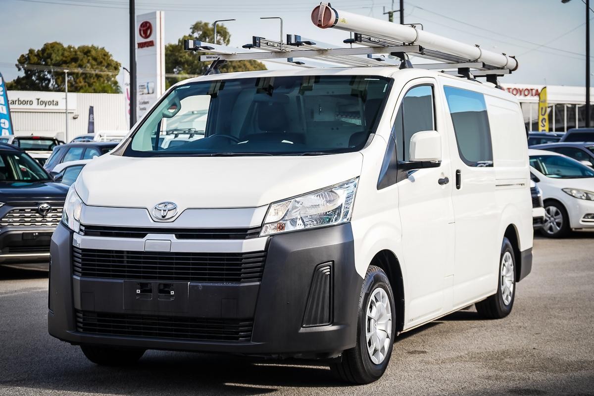 Toyota Hiace image 4