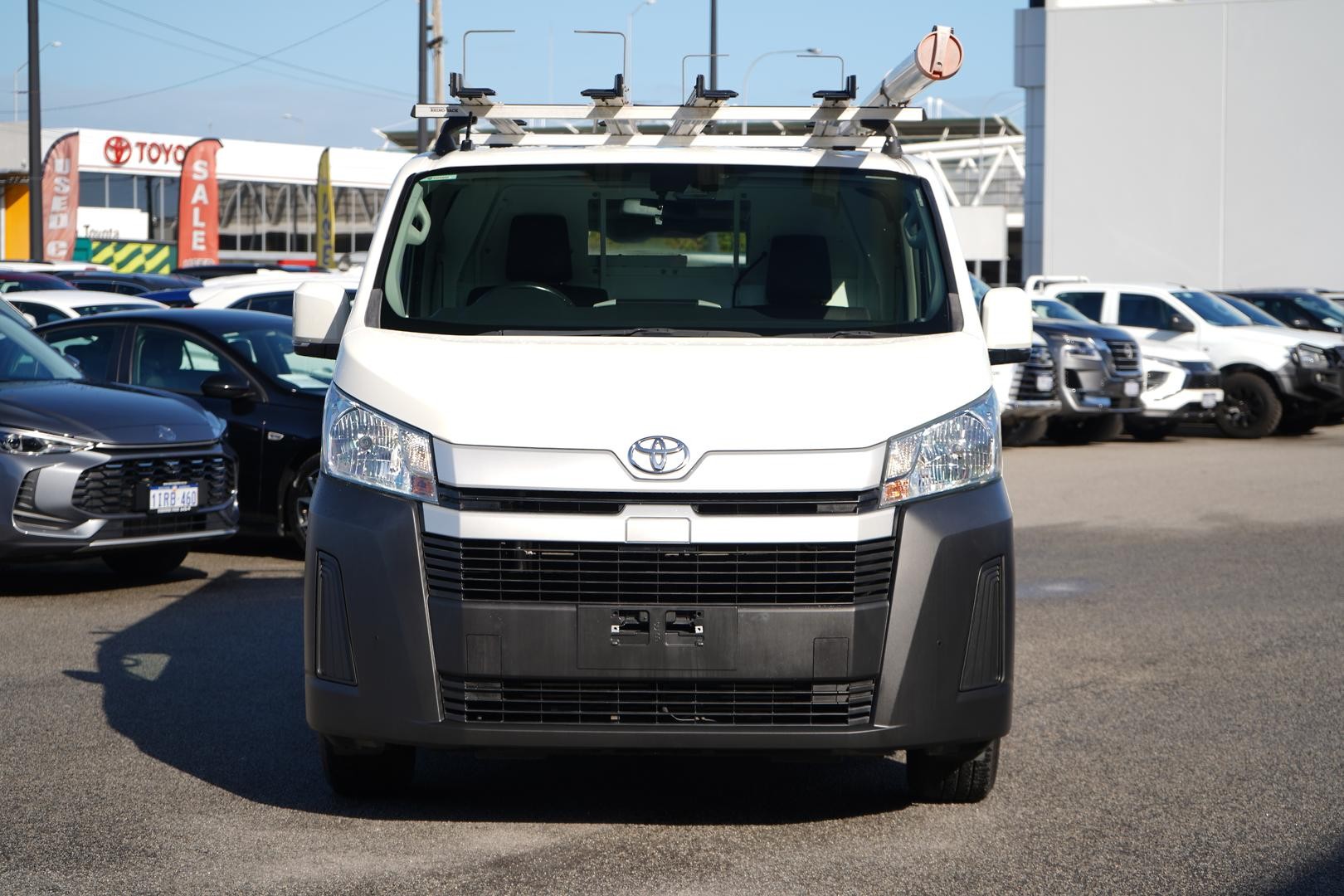 Toyota Hiace image 3