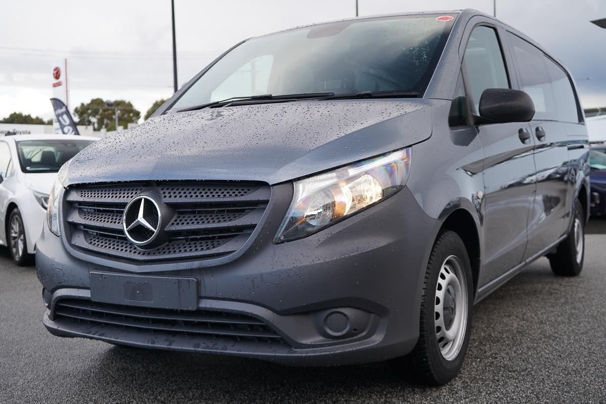 Mercedes Benz Vito image 3