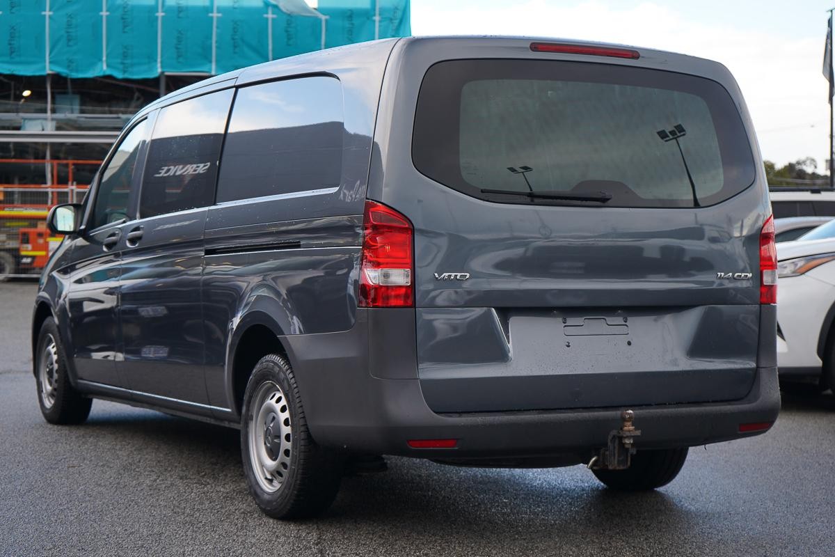 Mercedes Benz Vito image 4