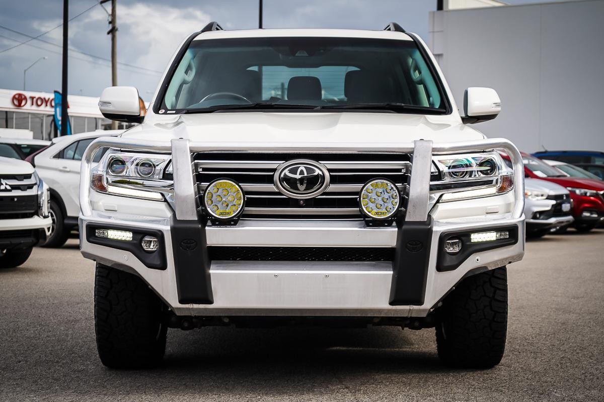 Toyota Landcruiser image 3