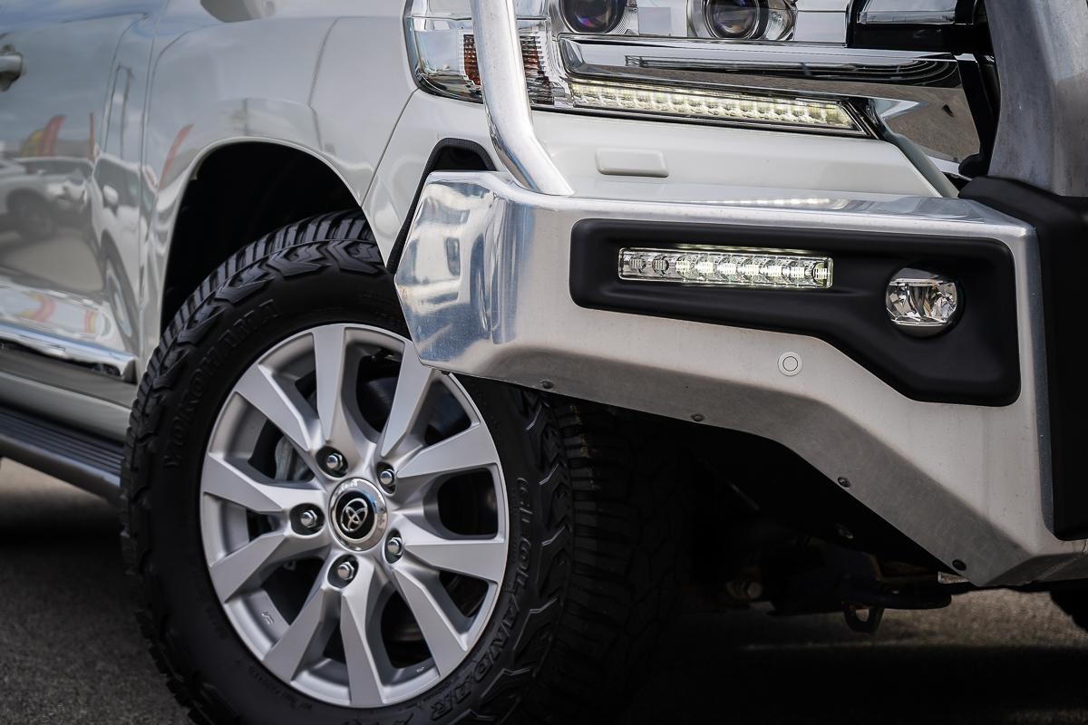 Toyota Landcruiser image 2