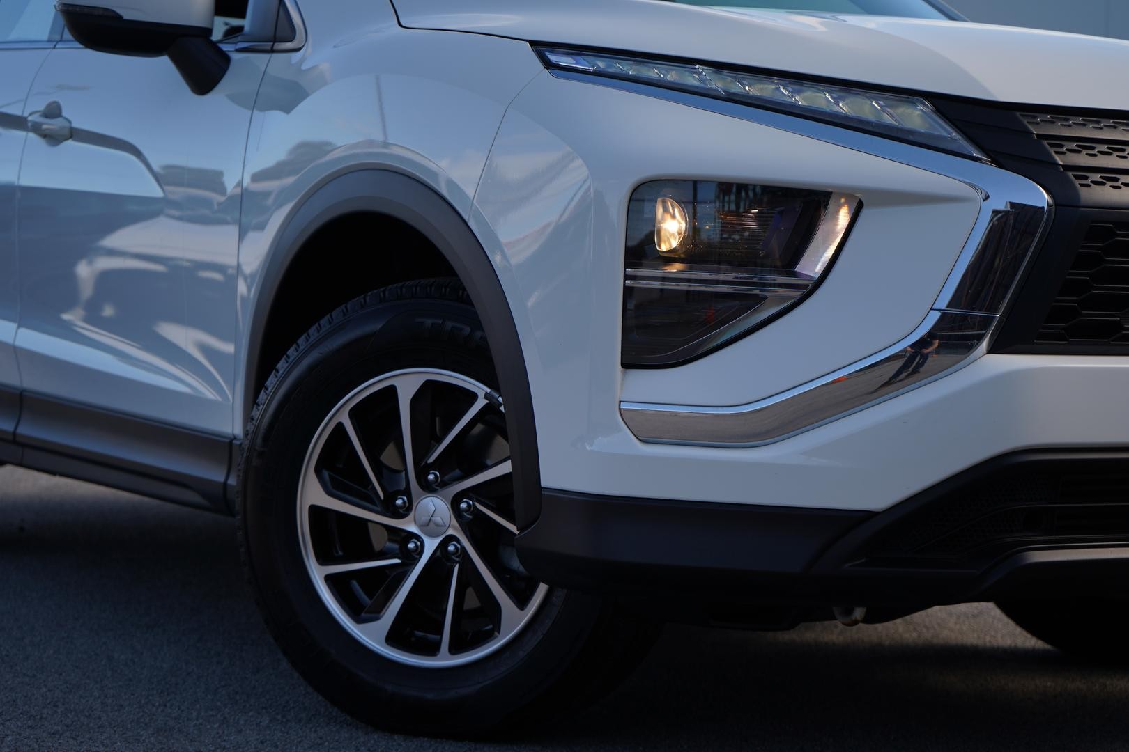 Mitsubishi Eclipse Cross image 2