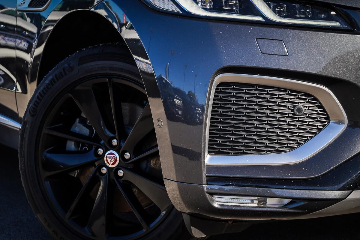 Jaguar F-pace image 2