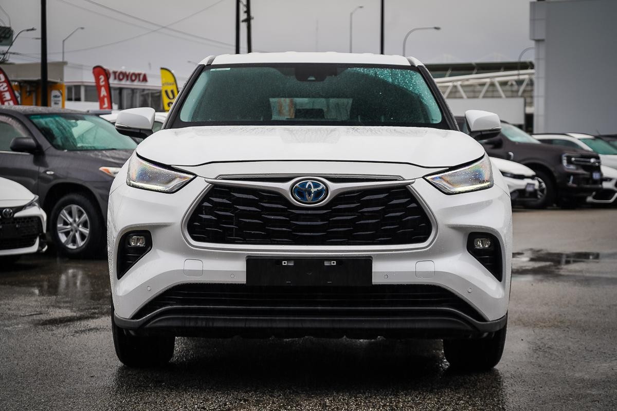 Toyota Kluger image 3