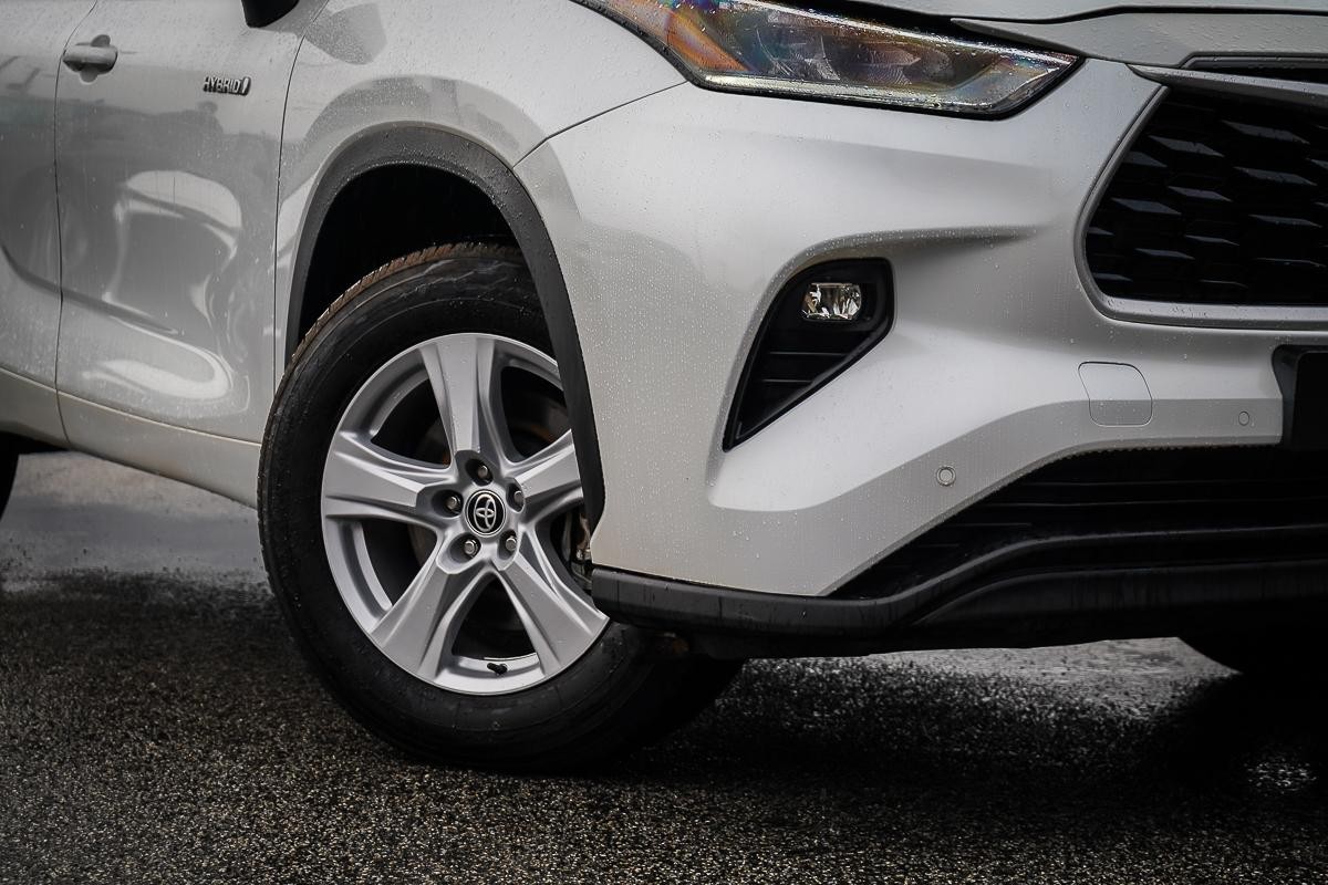 Toyota Kluger image 2