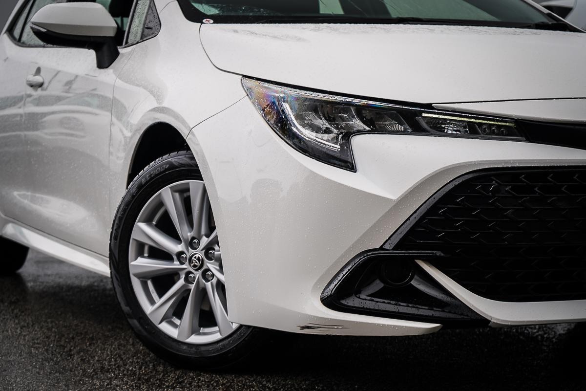 Toyota Corolla image 2