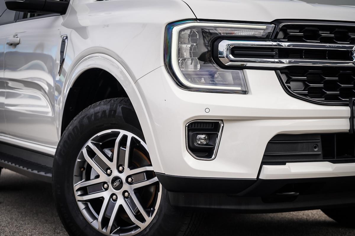 Ford Everest image 2
