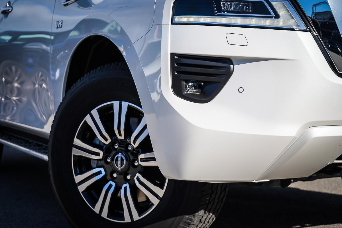 Nissan Patrol image 2
